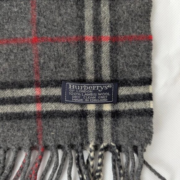 Burberry Classic Check Scarf Gray – Unisex Lambswool – Pre-Loved – Cozy & Warm - Picture 2 of 6